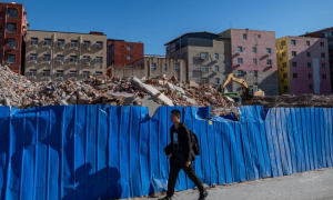 China property tide still against private firms, as regulators urge banks to ramp up financial support to sector, analysts say